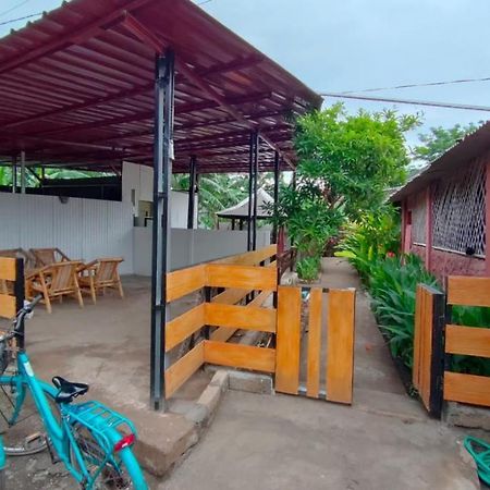 Dua Nina 2 Guesthouse Gili Trawangan Exterior foto